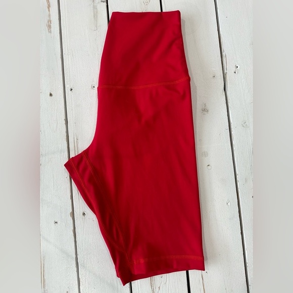 BARE(LY) THERE SHORTS (10") | SIZE 8 - Picture 5 of 5